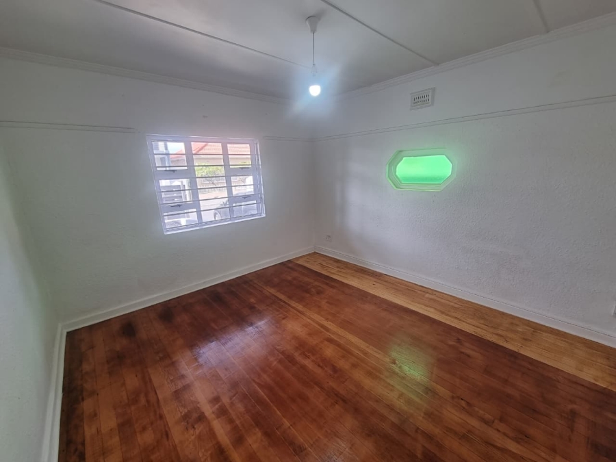 To Let 2 Bedroom Property for Rent in Lansdowne Western Cape